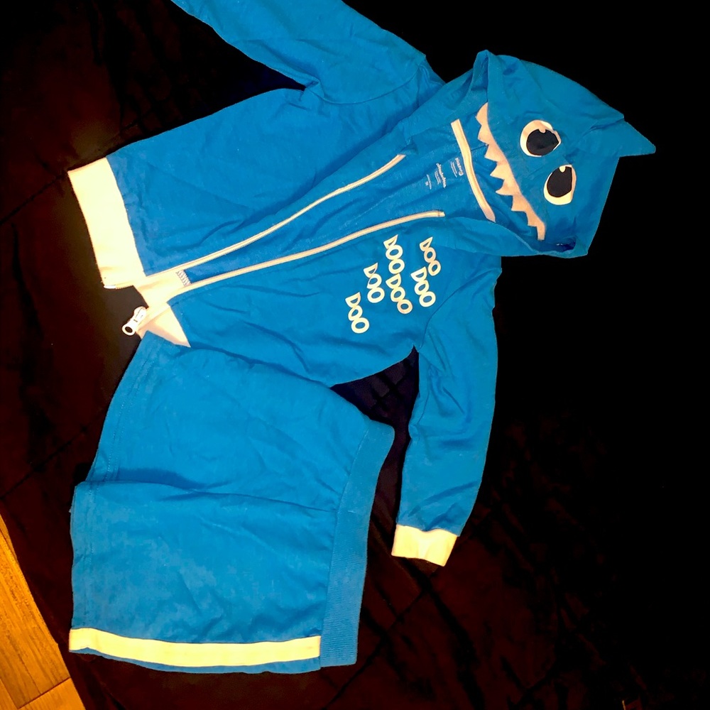 Pinkfong baby shark shorts and zip up